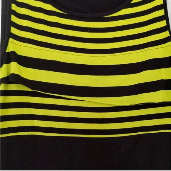 Cable & Gauge Black and a green sleeveless top, with ruffle detail. - Size M - Picture 3 of 4